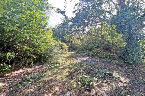 47 Gyllyngdune Gardens, Ilford, IG3 9HJ