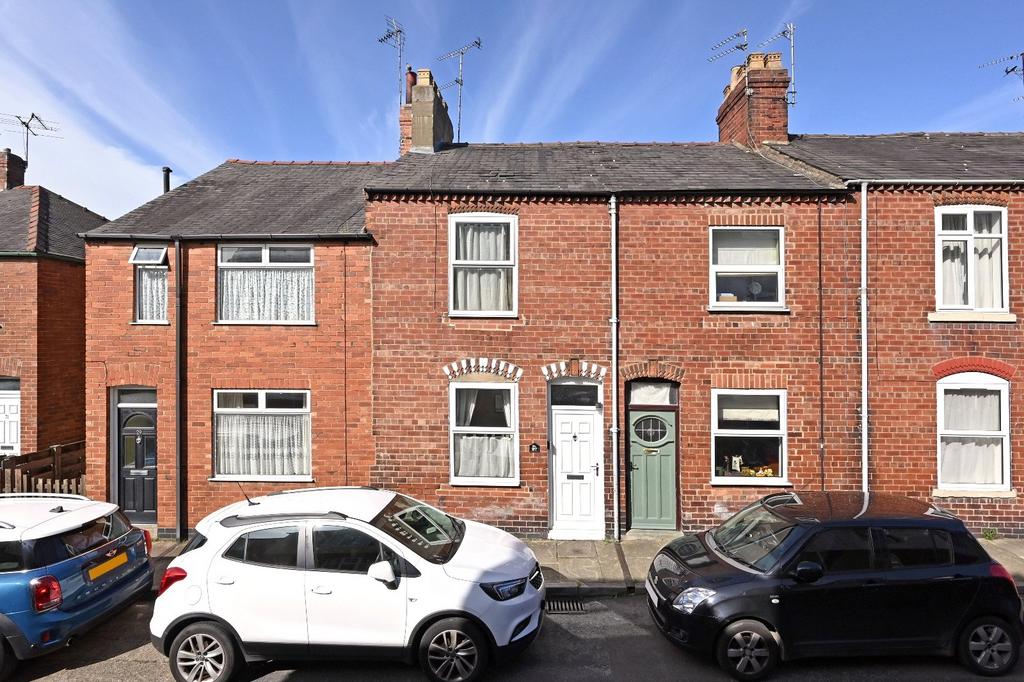 Montague Street, South Bank, York, YO23 2 bed terraced house £1,000