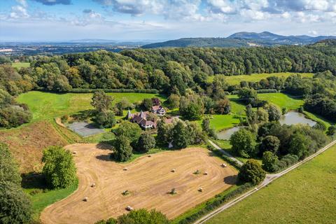 Farm for sale, Crews Hill, Alfrick, Worcester, Worcestershire, WR6.