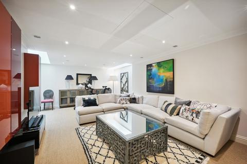39 Radnor Walk, London, SW3 4BP
