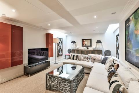 39 Radnor Walk, London, SW3 4BP