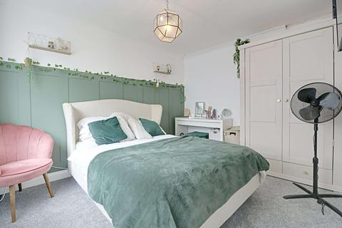 22 Pembroke Road, Basingstoke, RG23 8QH