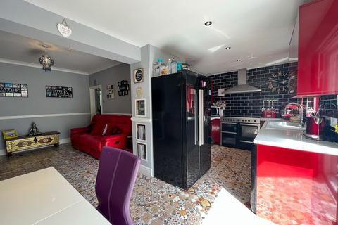 3 bedroom semi-detached house for sale - Airport Road, Bristol, BS14