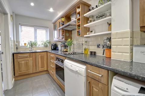31 Thumwood, Chineham, Basingstoke, RG24 8TE