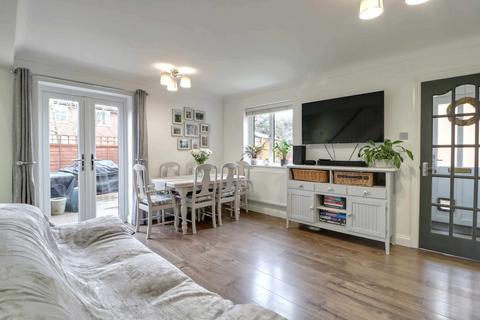 31 Thumwood, Chineham, Basingstoke, RG24 8TE