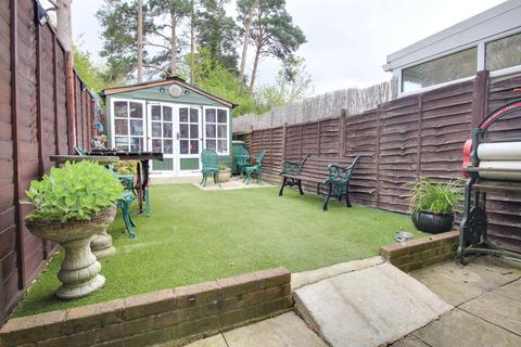 22 Birchwood, Chineham, Basingstoke, RG24 8TY
