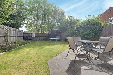 5 Birchwood, Chineham, Basingstoke, RG24 8TY