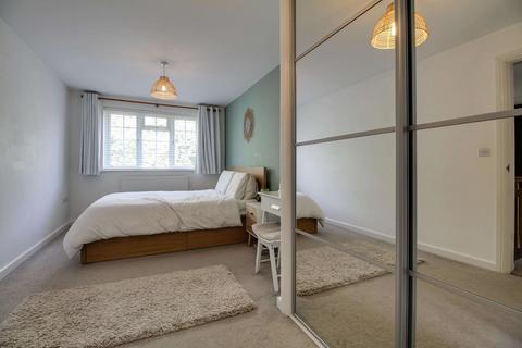 5 Birchwood, Chineham, Basingstoke, RG24 8TY