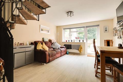 36 Blackberry Walk, Lychpit, Basingstoke, RG24 8SN