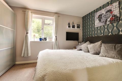 36 Blackberry Walk, Lychpit, Basingstoke, RG24 8SN