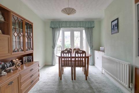 16 Bramblys Drive, Basingstoke, RG21 8UN