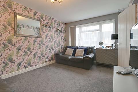 215 Britten Road, Brighton Hill, Basingstoke, RG22 4HW