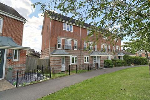 22 Burghfield Walk, Basingstoke, RG22 5AT