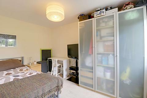 22 Burghfield Walk, Basingstoke, RG22 5AT