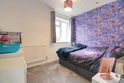 14 Coniston Road, Kempshott, Basingstoke, RG22 5HS