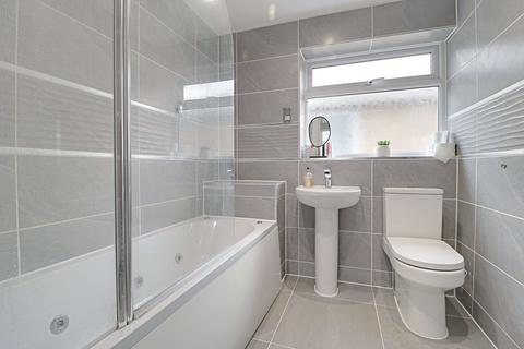 14 Coniston Road, Kempshott, Basingstoke, RG22 5HS