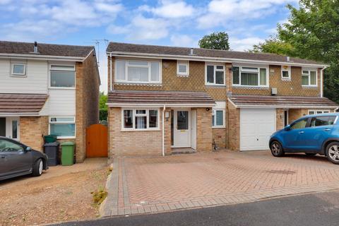 17 Coniston Road, Kempshott, Basingstoke, RG22 5HT