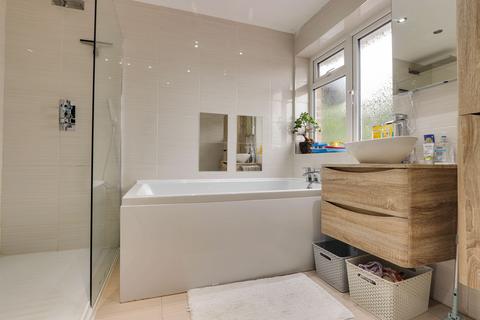 17 Coniston Road, Kempshott, Basingstoke, RG22 5HT