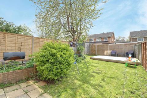 30 Grainger Close, Basingstoke, RG22 4DY