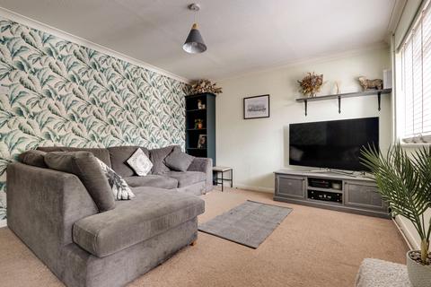 28 Blackberry Walk, Lychpit, Basingstoke, RG24 8SN