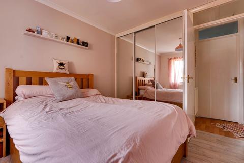 28 Blackberry Walk, Lychpit, Basingstoke, RG24 8SN