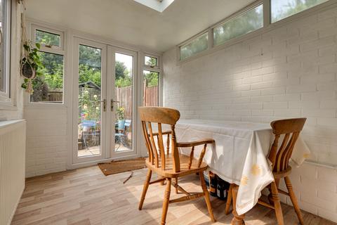 28 Blackberry Walk, Lychpit, Basingstoke, RG24 8SN