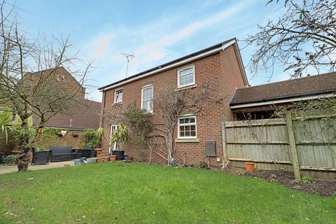 12 Compton Way, Sherfield On Loddon, Hook, RG27 0SQ