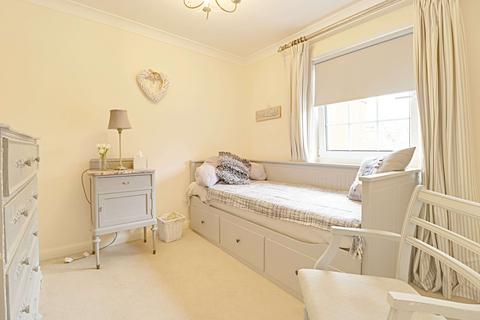 12 Compton Way, Sherfield On Loddon, Hook, RG27 0SQ
