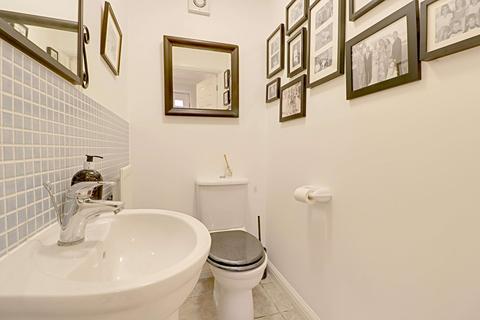 12 Compton Way, Sherfield On Loddon, Hook, RG27 0SQ