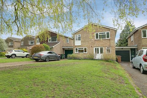 14 Coniston Road, Kempshott, Basingstoke, RG22 5HS