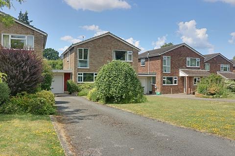 10 Coniston Road, Kempshott, Basingstoke, RG22 5HS