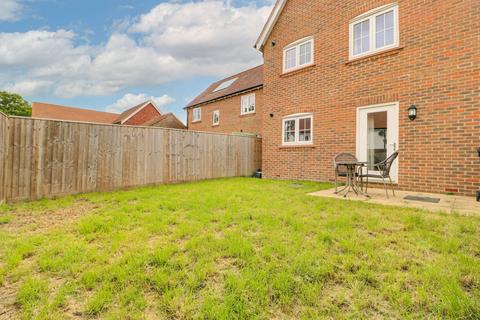 21 Corbel Rise, Chineham, Basingstoke, RG24 8BT