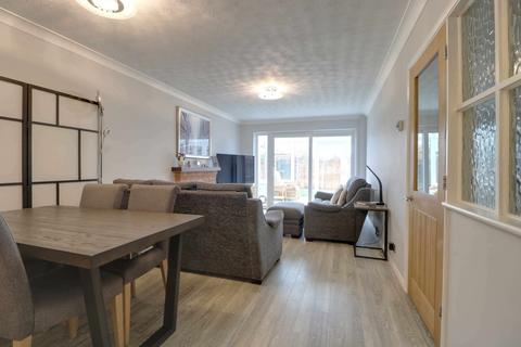 32 Ashfield, Chineham, Basingstoke, RG24 8UF