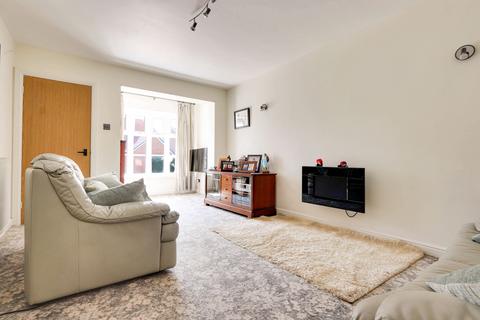 19 Auklet Close, Kempshott, Basingstoke, RG22 5JS