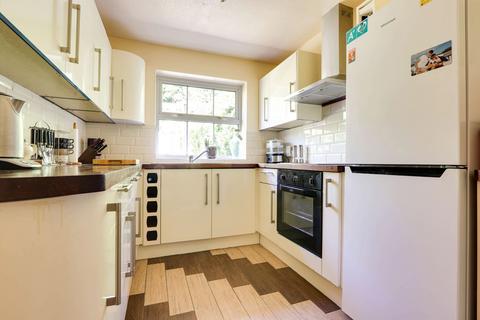 19 Auklet Close, Kempshott, Basingstoke, RG22 5JS
