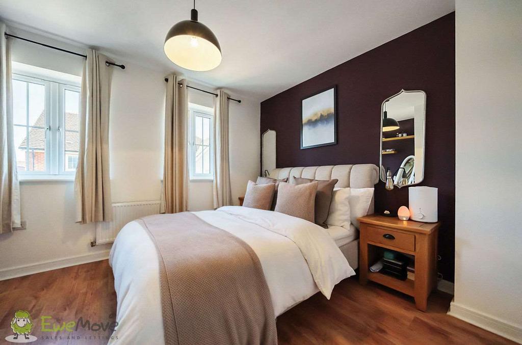 Bedroom 1 (Double)