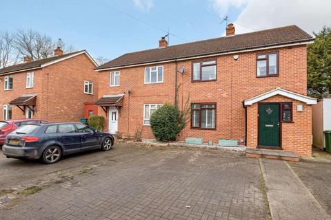 14 Burnham Road, Tadley, RG26 4QW