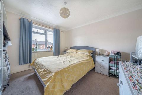 14 Burnham Road, Tadley, RG26 4QW