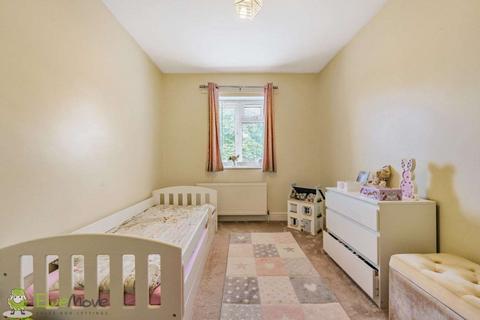 46 Burnham Road, Tadley, RG26 4QW