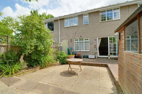 16 Burnley Close, Tadley, RG26 3NQ