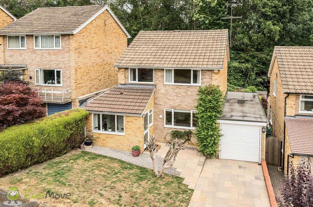 Impstone Road, Pamber Heath, Tadley RG26 3EQ 3 bed detached house for