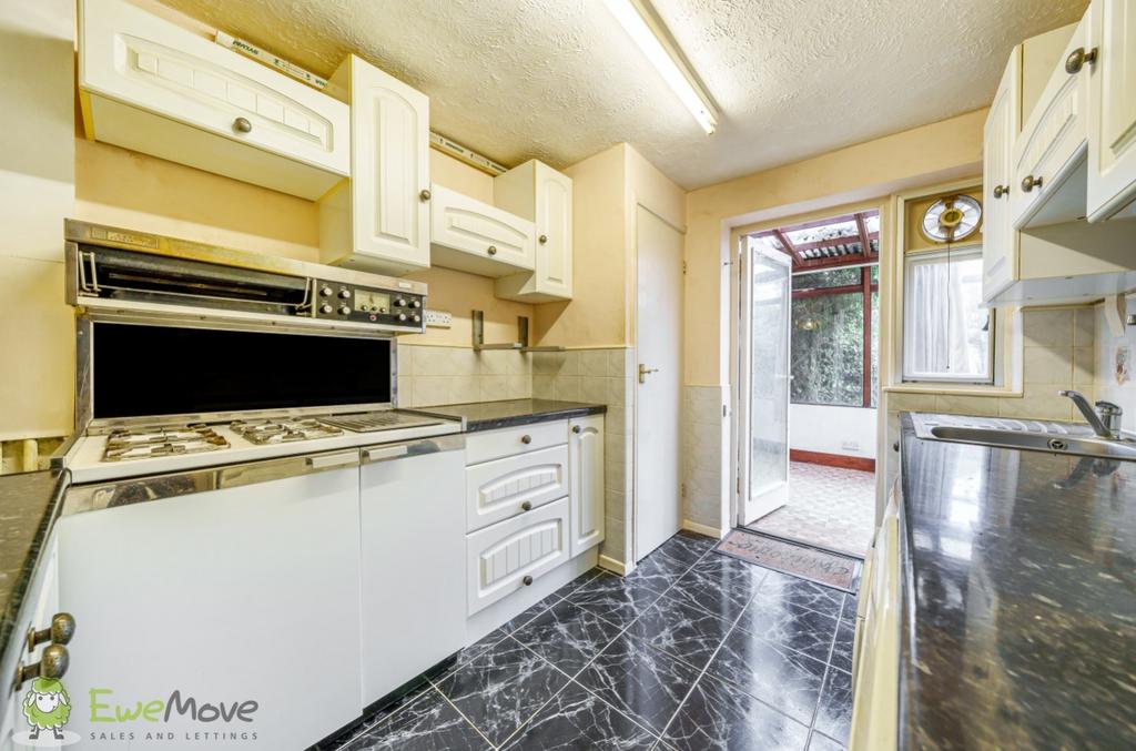 Kitchen (2)
