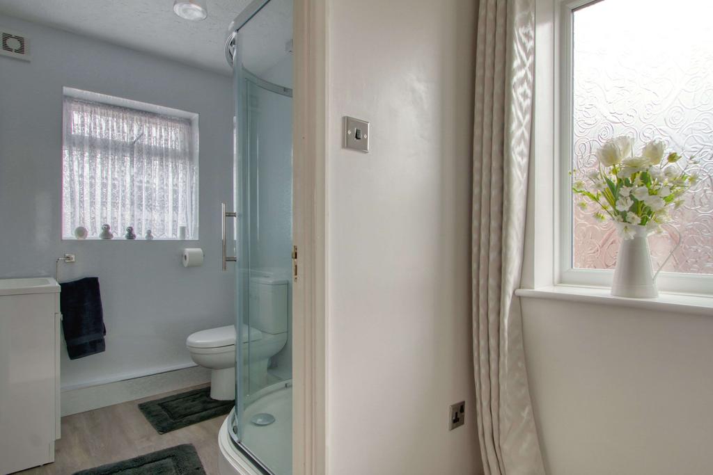 Shower Room/Landing