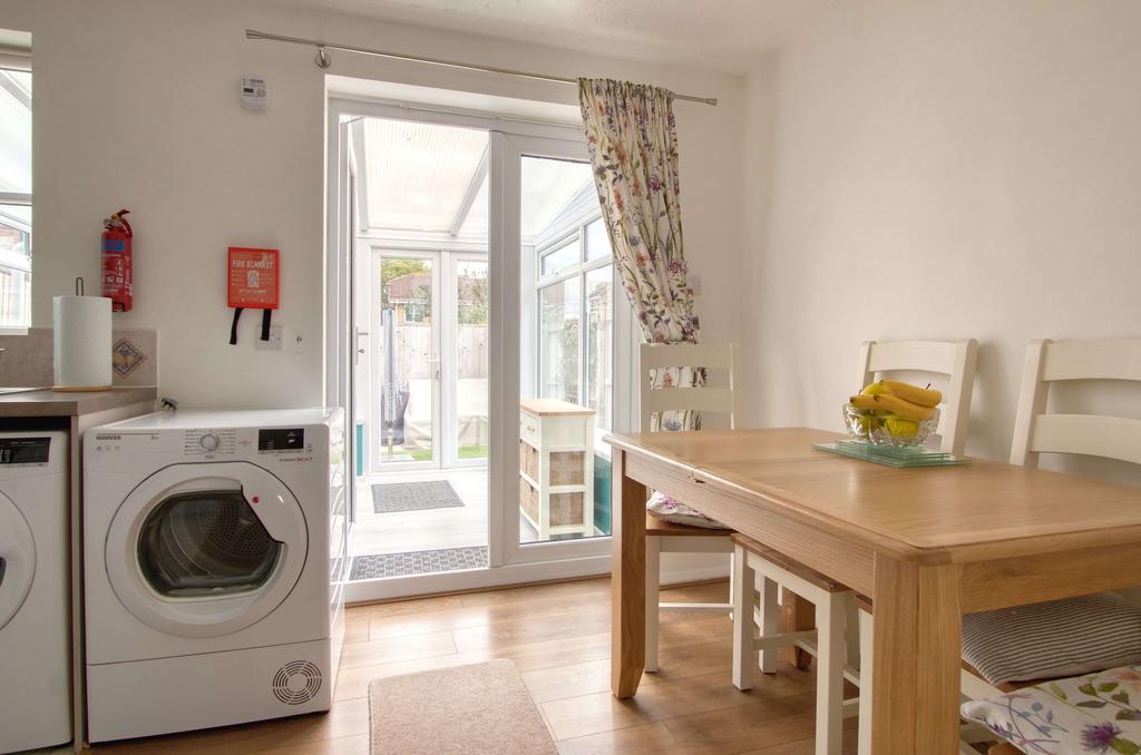 Kitchen/Dining
