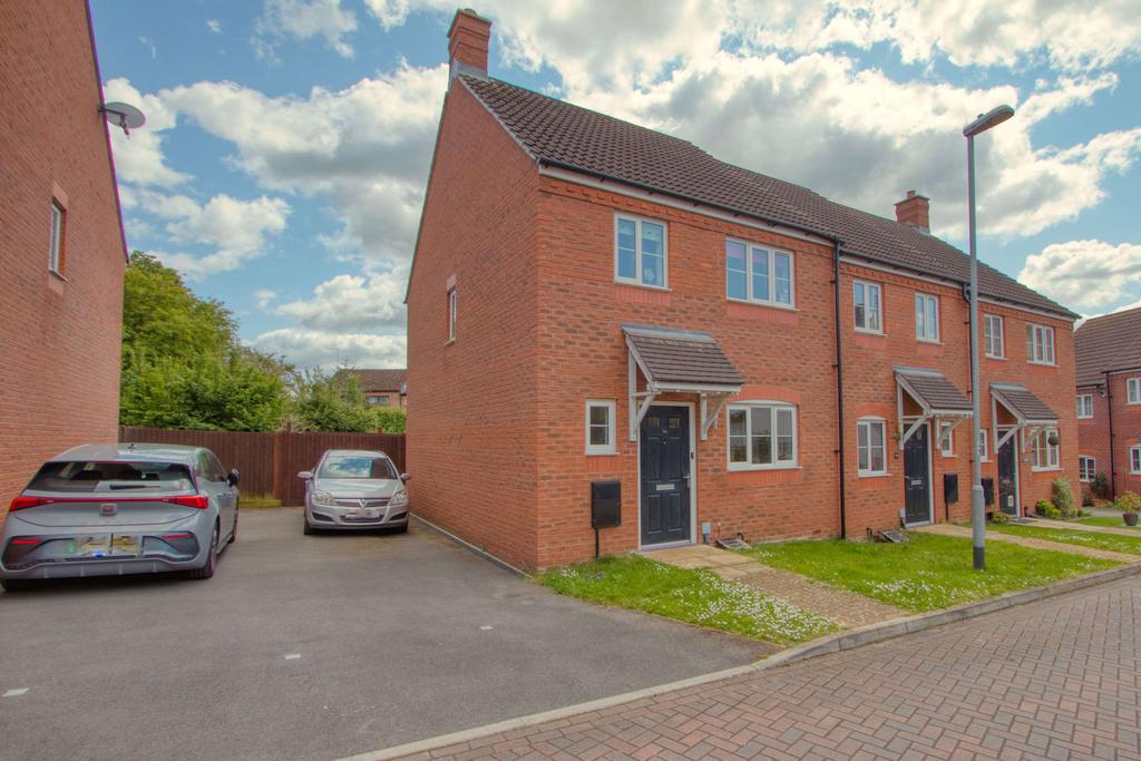 Grove Gate, Staplegrove, Taunton TA2 6DF 3 bed end of terrace house for