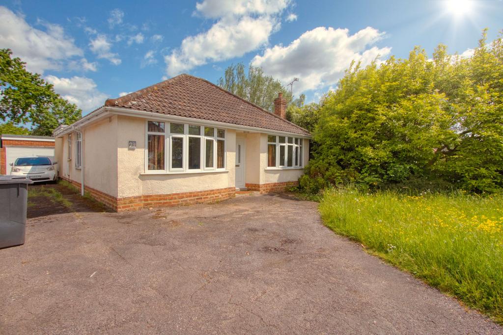 Hoveland Lane, Parkfield, Taunton TA1 5DD 3 bed detached bungalow for