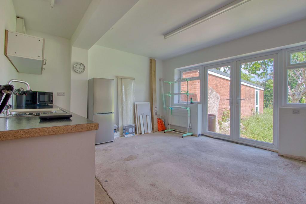Hoveland Lane, Parkfield, Taunton TA1 5DD 3 bed detached bungalow for sale £345,000