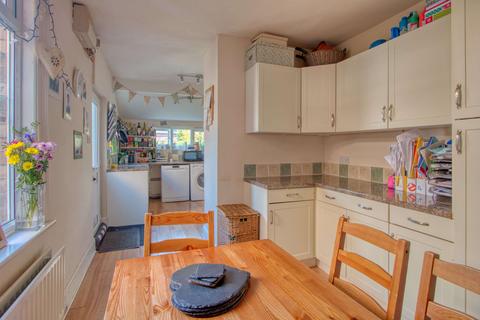 142 Cheddon Road, Taunton, TA2 7DN
