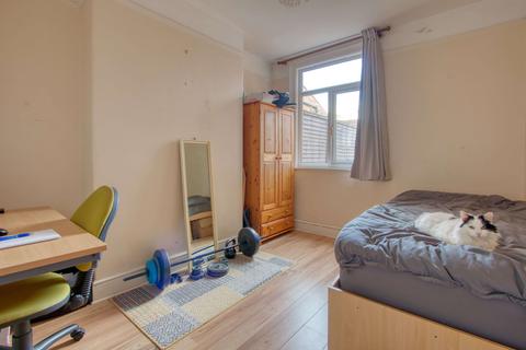 142 Cheddon Road, Taunton, TA2 7DN