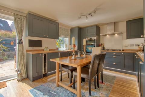 46 Collett Road, Norton Fitzwarren, Taunton, TA2 6DD